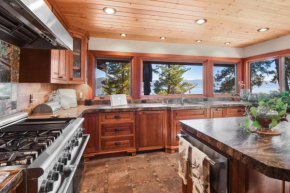 Luna del Lago Luxury Home - Hot Tub, Lake View home